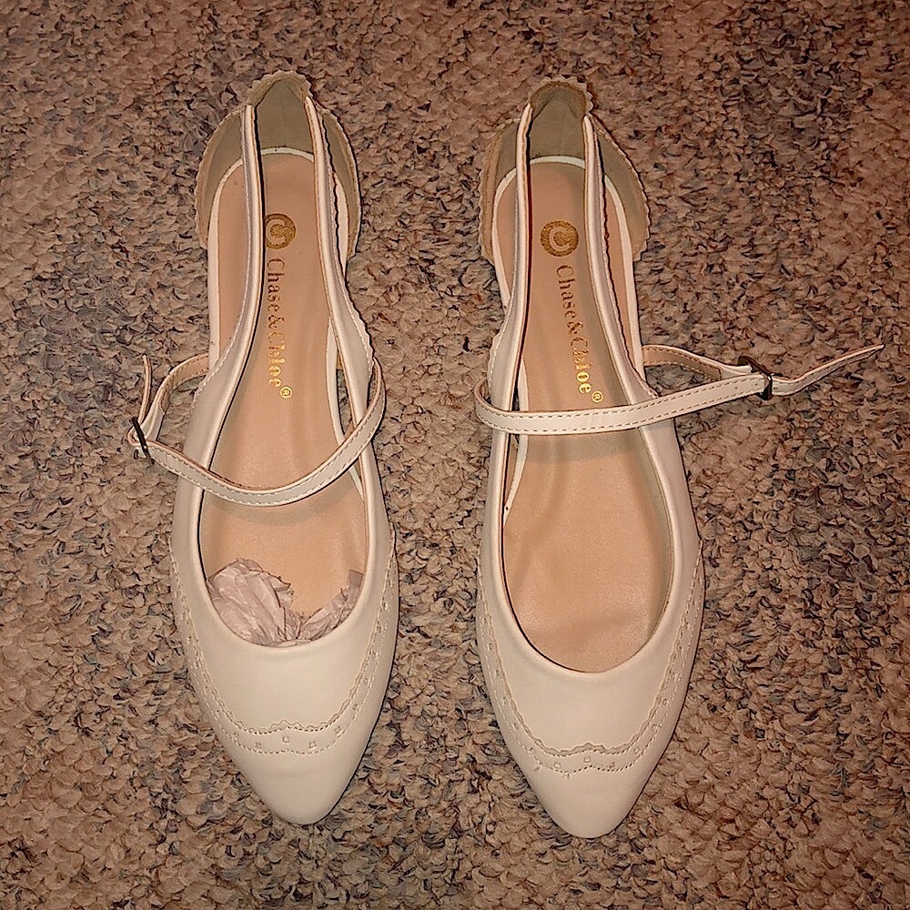 Chase & Chloe White Flats